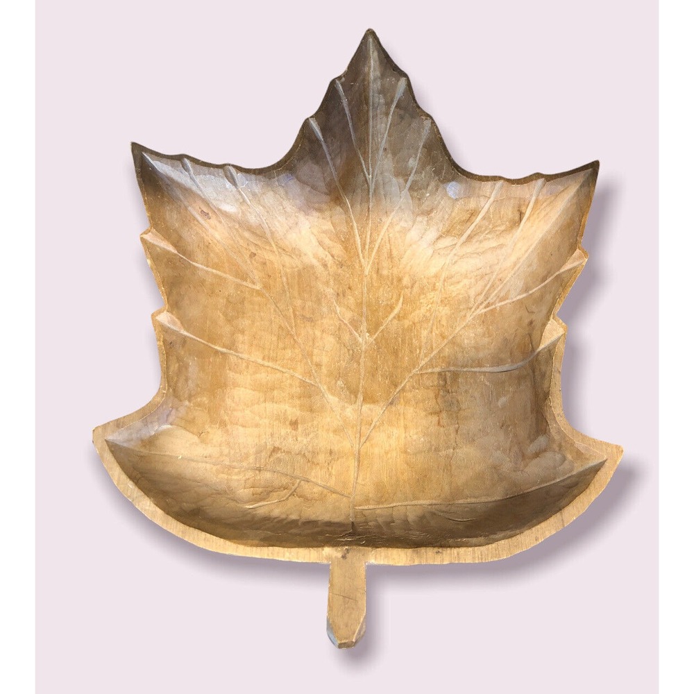 Canadian Maple Leaf Bowl Canary Wood Fait au Quebec  Boutique Le Jarret Noir 16"